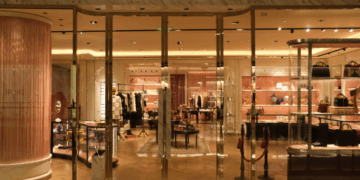 Shtresa e mesme dhe e ulët shpenzon më shumë për marka luksi sesa të pasurit