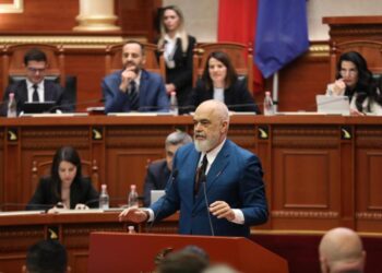 Rama: 100 milion euro për rritjen e pagave të administratës, mjekëve dhe mësuesve