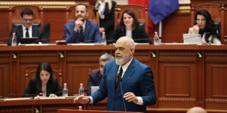 Rama: 100 milion euro për rritjen e pagave të administratës, mjekëve dhe mësuesve