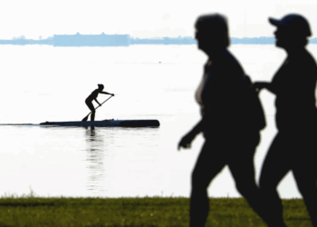 Çfarë duhet të bëni në të 30-at, që të jeni të shëndetshëm kur të shkoni 70 vjeç?