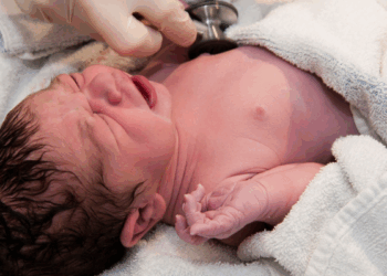 OBSH: Infertiliteti prek një në gjashtë persona në botë