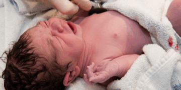 OBSH: Infertiliteti prek një në gjashtë persona në botë