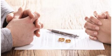 Tranzicioni i familjeve shqiptare, bien martesat rriten divorcet