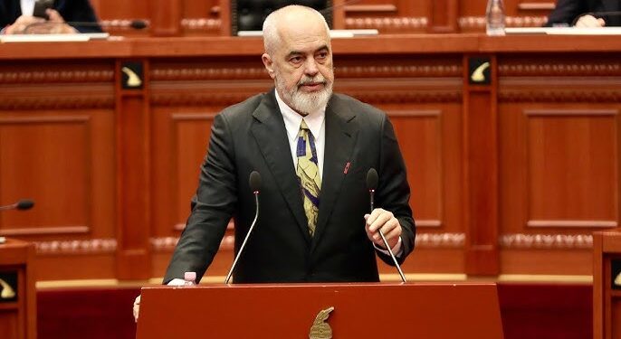 Maxhoranca miraton buxhetin: Rritje pagash e pensionesh, kalon dhe falja e 500 milionë eurove detyrime të paguara: Sina dhe Braçe dalin nga “rreshti”