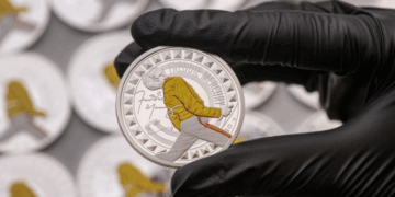 “Royal Mint” nderon Freddie Mercury me një koleksion të ri monedhash