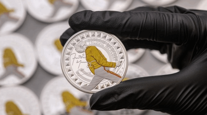 “Royal Mint” nderon Freddie Mercury me një koleksion të ri monedhash