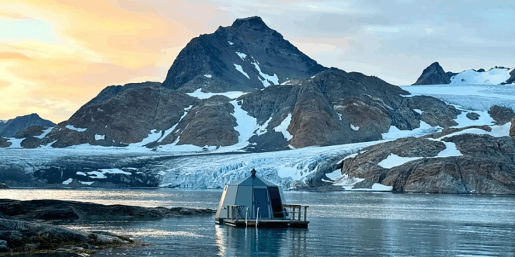 Një natë vetëm mes akullnajave dhe larg nga gjithçka, kjo është “Airbnb” më e çuditshme në botë