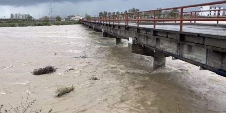 Përmbytjet, si paraqitet situata në 12 qarqet e vendit