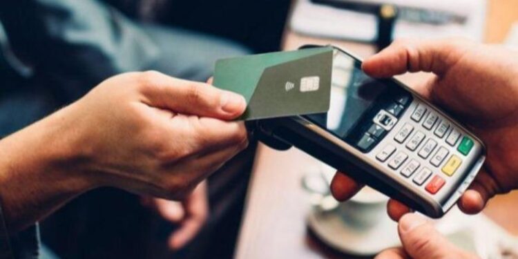 Qeveria vendos tavan për pagesat me CASH, bizneset detyrohen të kalojnë online: Limitet e reja