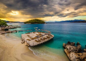 “RSVP”: Irlandezët zgjedhin Shqipërinë si destinacionin e ngjashëm me Maldivet