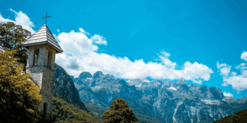 Zbuloni Veriun e Shqipërisë, zona e kthyer në ‘magnet’ për turistë dhe investitorë