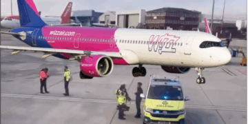 MISTERI/ 5 pasagjerë pa ndjenja. Hipoksia apo helmimi, çfarë e ktheu pas avionin e Wizz Air nga Londra? Kompania: Nuk themi dot më shumë