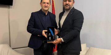 TENSIONI/ Vangjel Tavo i hap punë vetes me turqit në Himarë, komuniteti kundër: Reagon Omonia, kryetari mbyll komentet dhe SQARON në greqisht