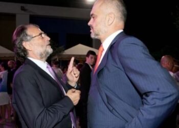 Një dekadë pas “ftohjes” së madhe, Edi Rama dhe Koço Kokëdhima darkojnë në restorant!