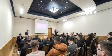Dita e Hapur e Wizz Air Pilot Academy në Tiranë frymëzon brezin e ri të pilotëve shqiptarë