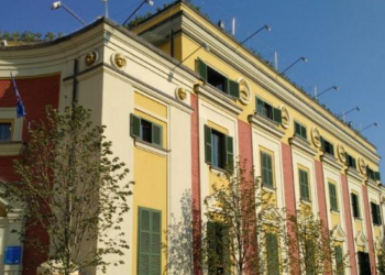 Dëmtuan buxhetin duke marrë fonde publike, prokuroria lëshon 8 masa sigurie, 5 prej tyre zyrtarë të bashkisë Tiranë