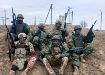 “The Telegraph”: Serbët që luftojnë për Putin po përgatiten për një luftë të re në Ballkan