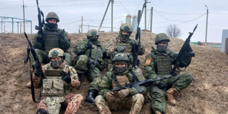 “The Telegraph”: Serbët që luftojnë për Putin po përgatiten për një luftë të re në Ballkan