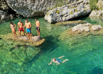 “The Guardian”: Shqipëria mes vendeve të preferuara evropiane për britanikët