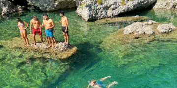 “The Guardian”: Shqipëria mes vendeve të preferuara evropiane për britanikët