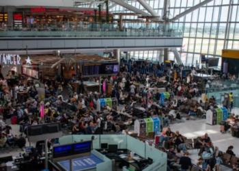 Pushimet e fundvitit në rrezik, paralajmërohen greva në aeroportet europiane