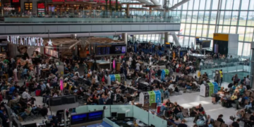 Pushimet e fundvitit në rrezik, paralajmërohen greva në aeroportet europiane