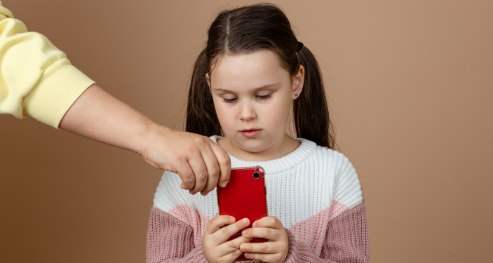 Edhe Gjermania po shqyrton ndalimin e medias sociale për fëmijët