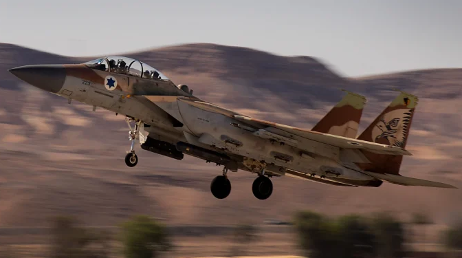 “Boeing” siguron kontratë 8,58 miliardë dollarësh me Izraelin për avionët F-15