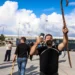 Përshkallëzojnë protestat në Greqi, fermerët e revoltuar bllokojnë aeroportet në Kretë