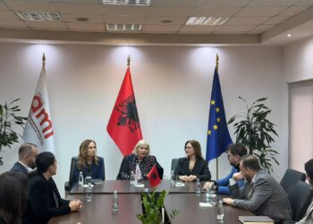 Merr fund abuzivizmi i Mimoza Kaçit në krye të AMF, Adela Xhemali në krye të tregut të sigurimeve