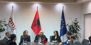 Merr fund abuzivizmi i Mimoza Kaçit në krye të AMF, Adela Xhemali në krye të tregut të sigurimeve