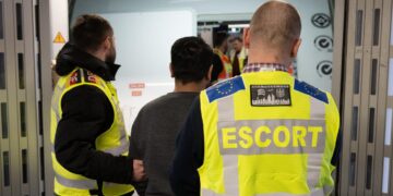 Azili përgjysmohet, ligji i shtetësisë do të ashpërsohet