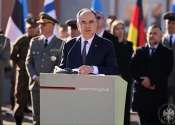 Presidenti Begaj uron efektivët e rinj të Forcave të Armatosura: Uniforma është simbol nderi, përgjegjësie dhe dinjiteti