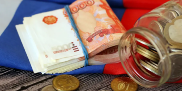 FT: BE pranë ngrirjes së 210 miliardë eurove në asete ruse