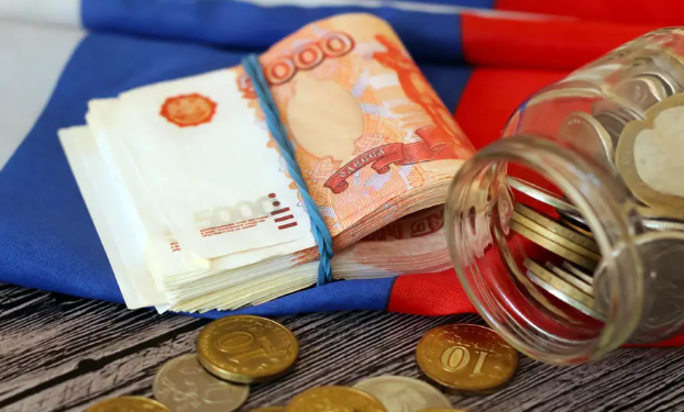 FT: BE pranë ngrirjes së 210 miliardë eurove në asete ruse