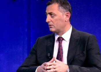 Batërdia me tenderët e AKSHI-t djeg nr.2 të Policisë së Tiranës, SPAK kërkon pezullimin nga detyra të Erion Ismailit