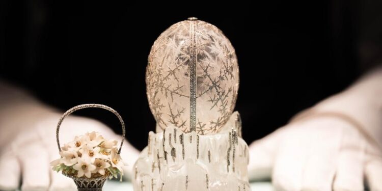 Me kristale e diamante, del në ankand veza e rrallë Fabergé, vlerësohet mbi 26 milionë dollarë