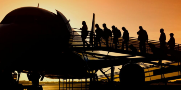 Studim: Pasagjerët e avionëve ekspozohen ndaj niveleve të larta të grimcave ultrafine