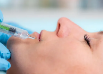 Ekspertët paralajmërojnë rreziqe nga injektimet estetike në fytyrë