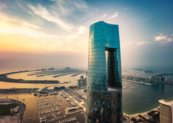 Hapet në Dubai hoteli më i lartë në botë