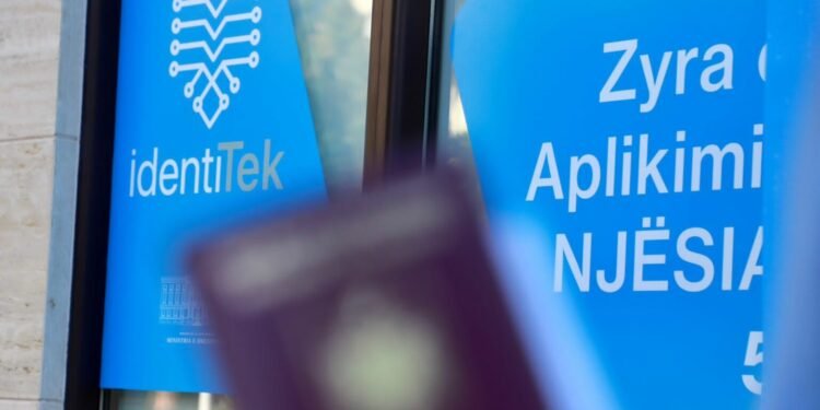 NJOFTIMI/ Aplikimi për pasaporta dhe ID, ndryshojnë adresat e disa zyrave të IdentiTek