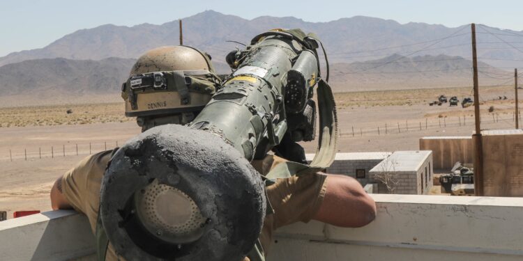 “Vrasëset e tankeve”, çfarë janë raketat Javelin që Shqipëria bleu nga SHBA-ja