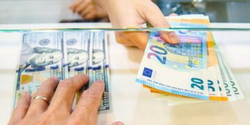 Euro “rri në vend”, dobësohet Dollari, kursi i këmbimit për sot
