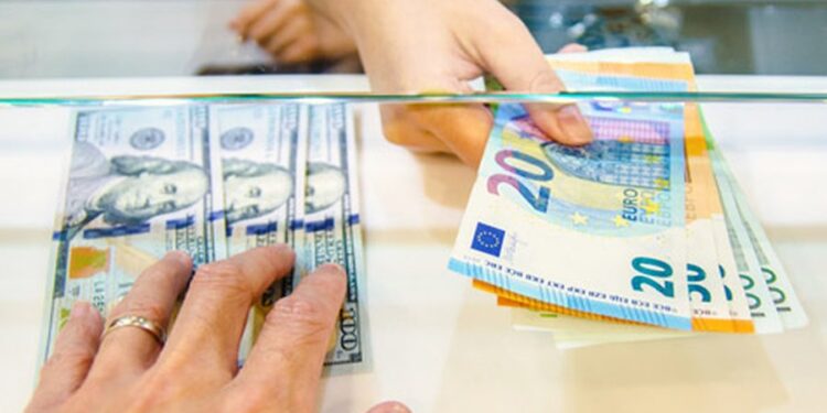 Euro “rri në vend”, dobësohet Dollari, kursi i këmbimit për sot