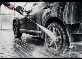 Bashkia Tiranë lëshon dorën, 200 mijë euro tender për të larë makinat. Kompania e lidhur me djalin e ish-deputetit Frrok Gjinit