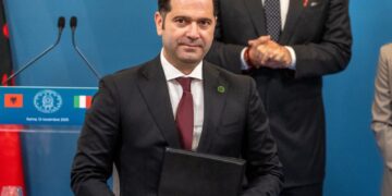 Tmerri nga SPAK-u, nga vijnë paratë që qeveria njoftoi se do t’ua shpërndajë 148 mijë shqiptarëve deri në 31 dhjetor 2025