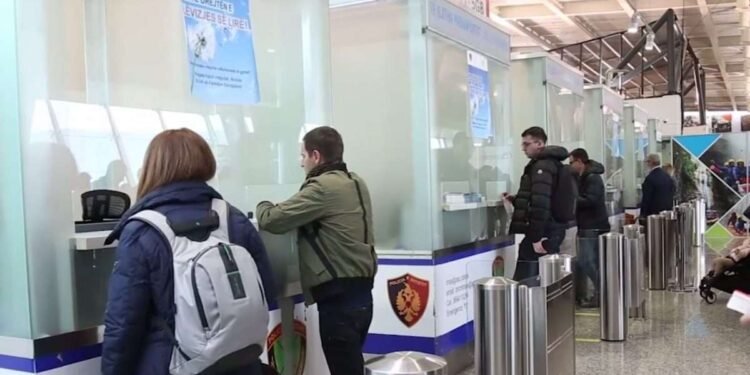 Emigrantët kthehen, por Shqipëria nuk i mban