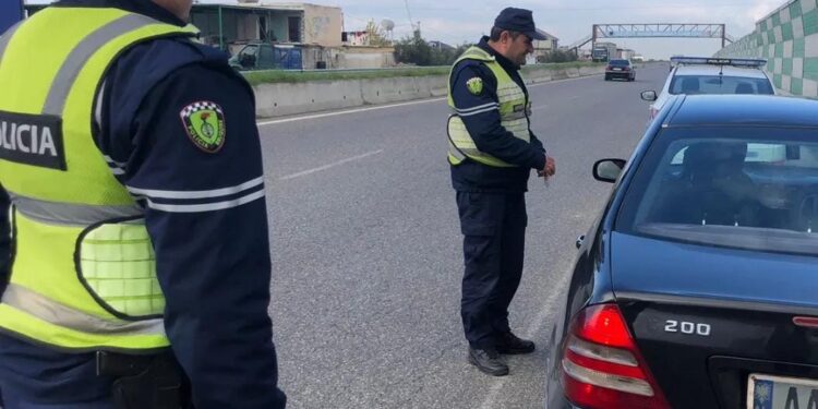 “Lumi” i gjobave të Policisë Rrugore nuk po përmirëson sigurinë rrugore dhe trafikun