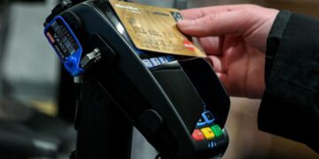 STRATEGJIA/ S’do të prekim më para me dorë, vetëm në llogari: Si do të aplikohet “Cashless Albania 2030”