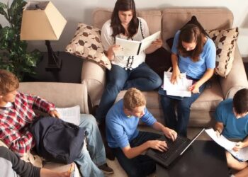 Adoleshentë shqiptarë “dembelë” ushqehen mirë, por 75% bëjnë jetë sedentare